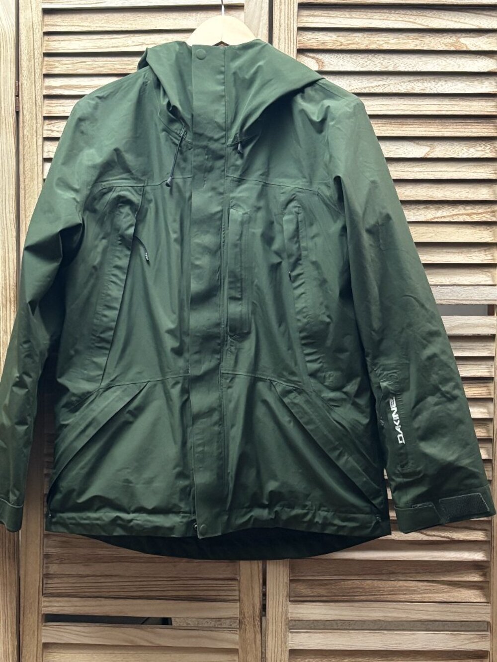 Dakine Women’s Barrier Gore-Tex Ski/Snowboard Jacket Shell – Peat Green – M